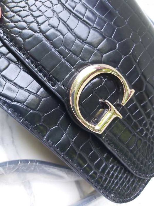 Nowa torebka oryginalna GUESS corily mini czarna kuferek a61
