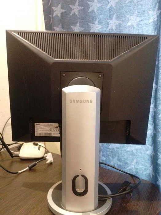 Продам монітор Samsung 203B у гарному стані