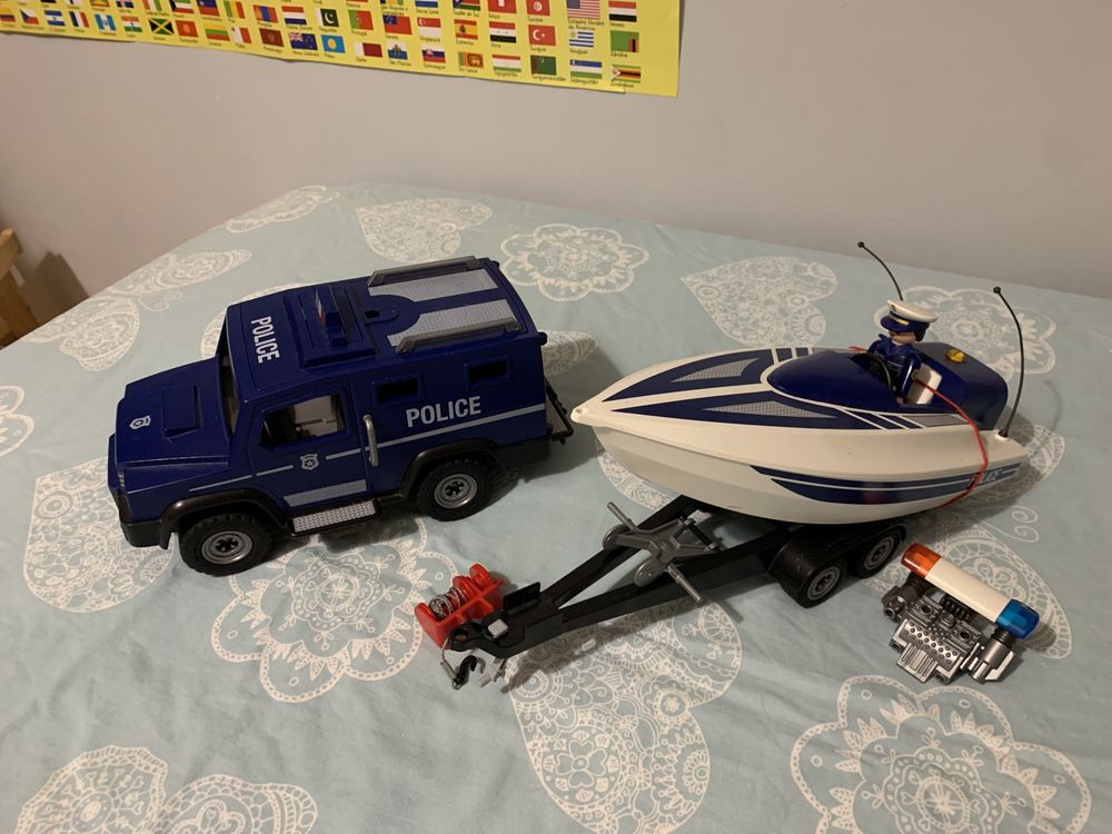 Camião polícia com lancha Playmobil