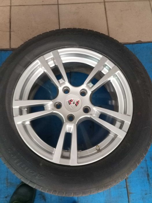 Диски на Porsche Cayenne  R18 з резиною