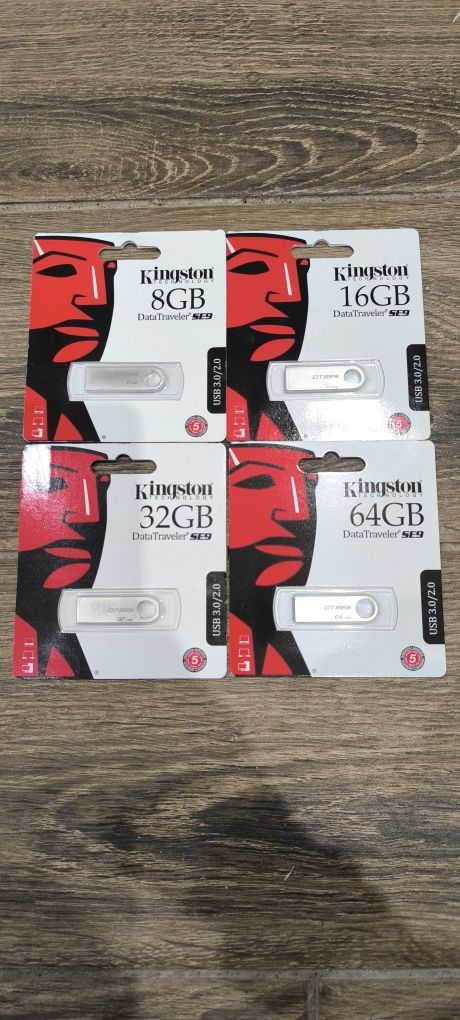 Продаю USB-накопичувачі та мікро SD карти