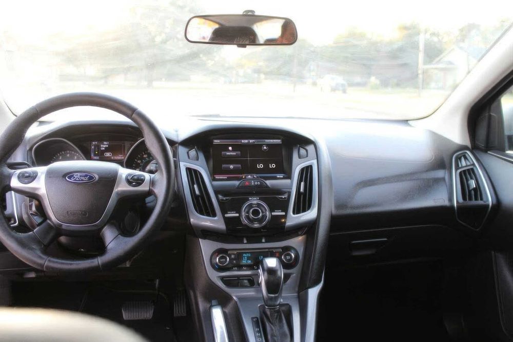 Ford Focus Titanium      2014