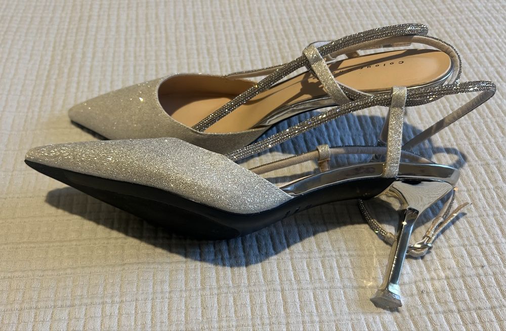 Sandália brilhante de cerimónia
