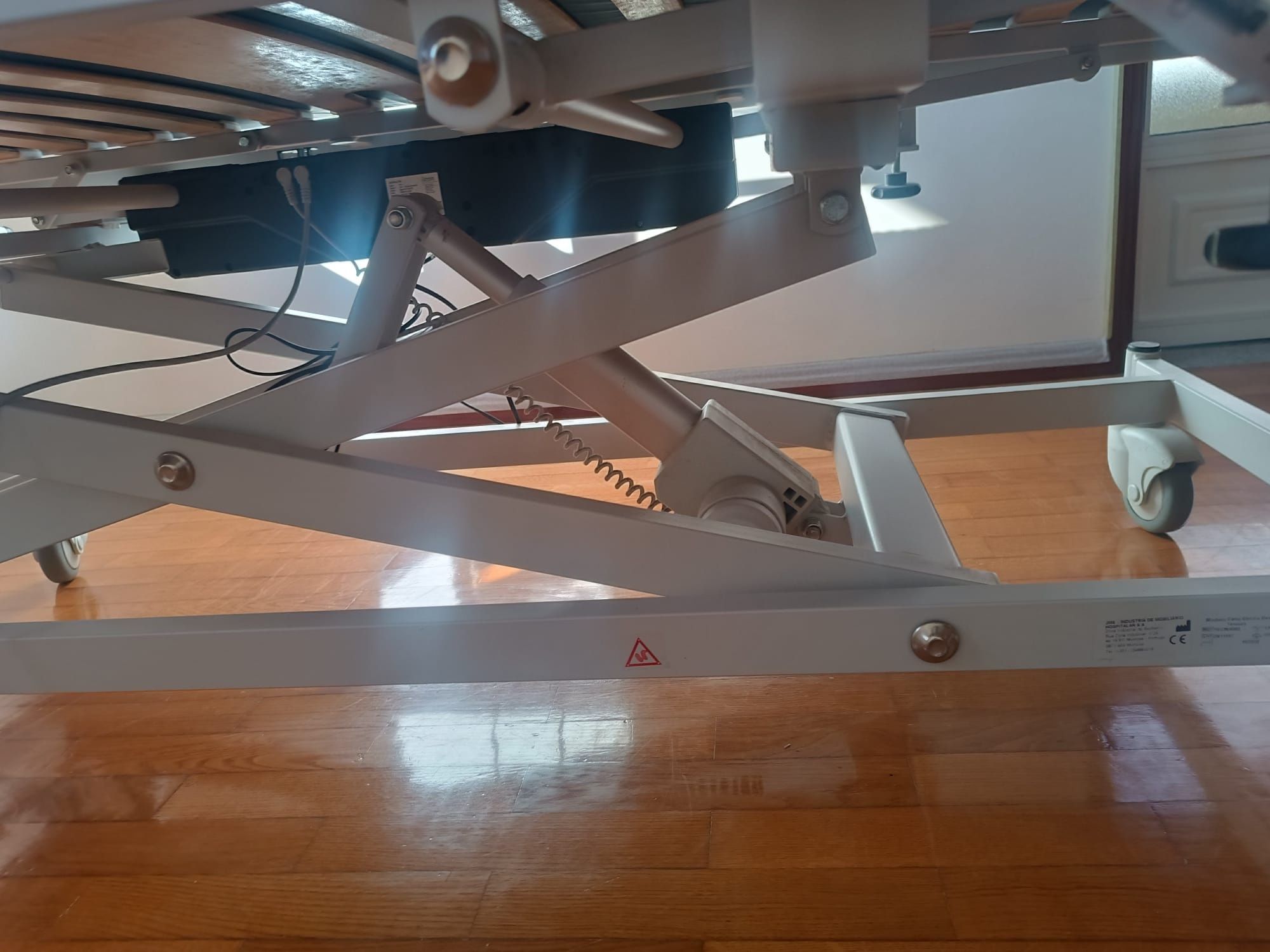 Cama articulada elétrica