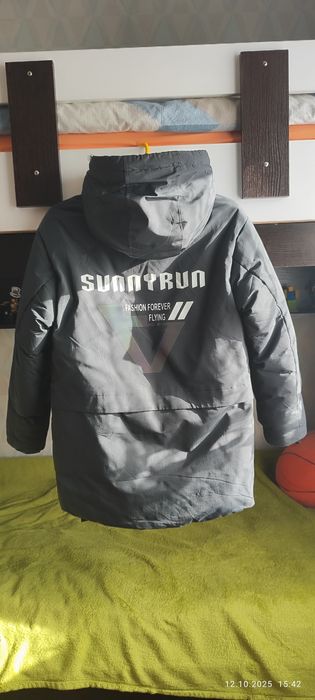 Куртка зимова на хлопчика 140 см