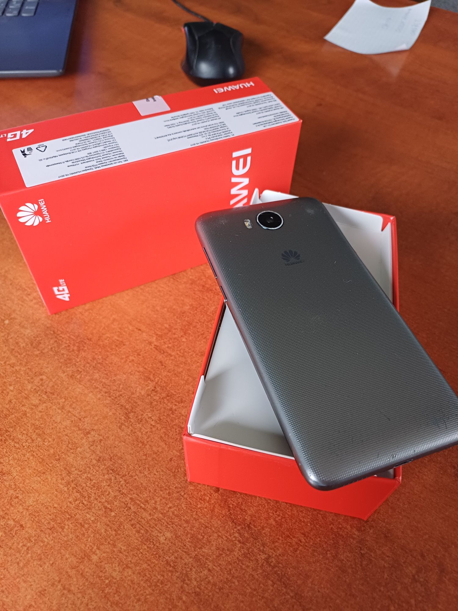 Huawei y6 smartfon