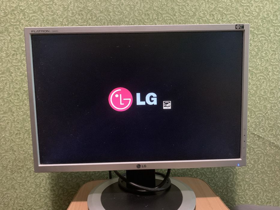 Монітор Ігровий / Lg 19 дюймів