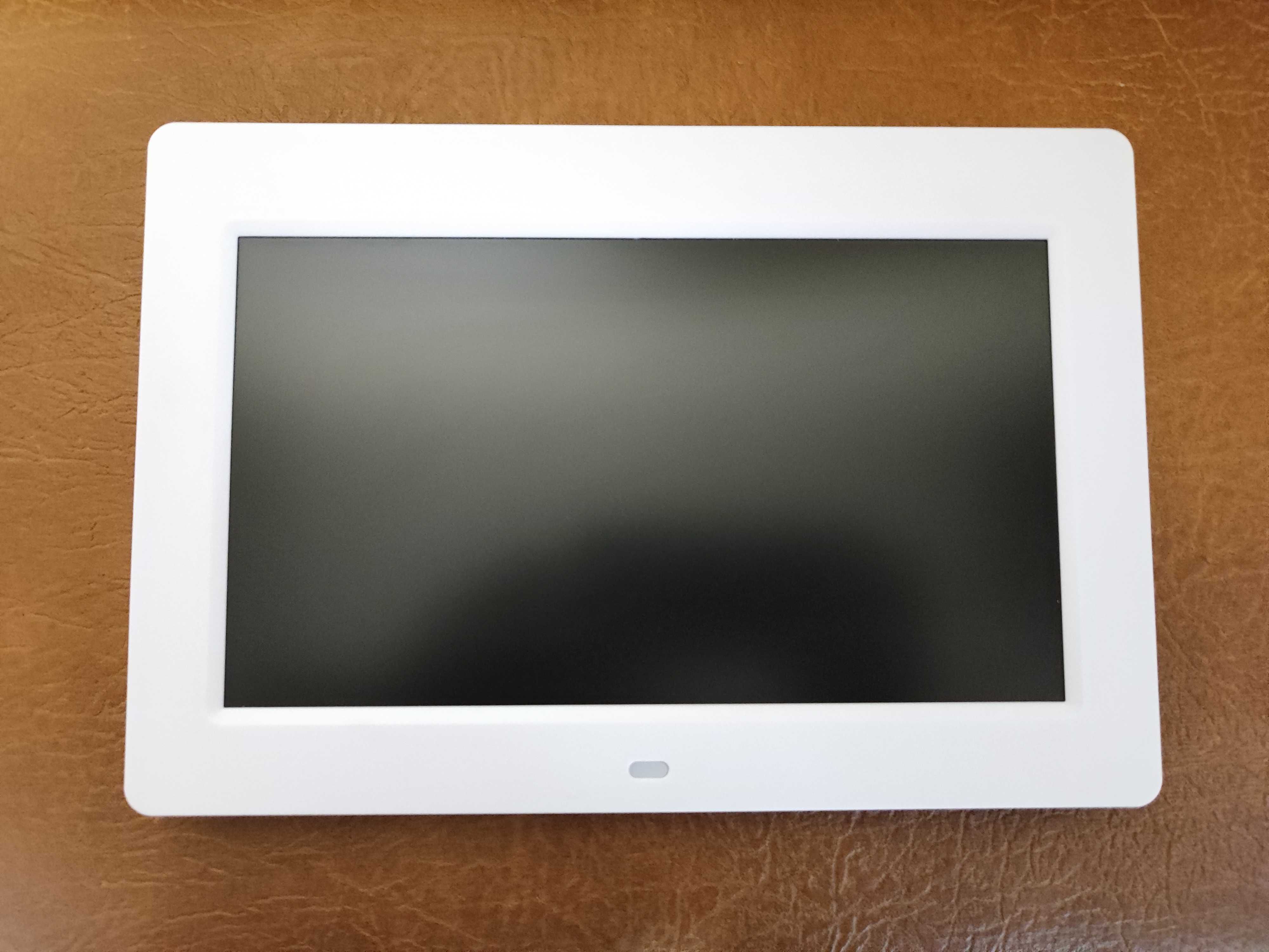 Цифрова фоторамка Ergo NT-3003 White 10.1" (на дисплеї 2 полоски)