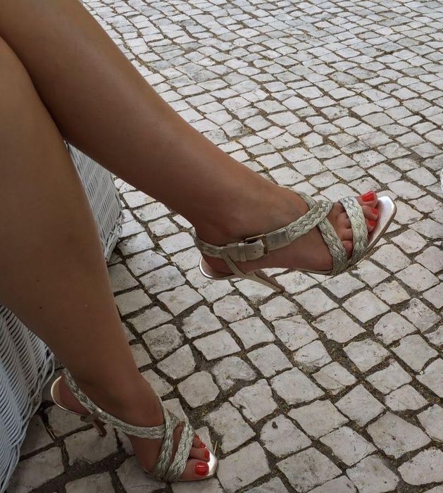 Sandálias Zara Woman Colletion cor dourado tamanho 36 - Bom estado