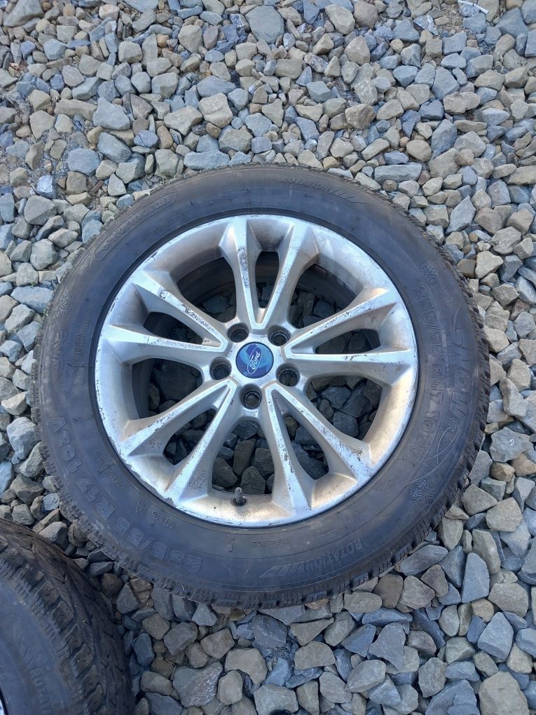 Sprzedam alufelgi ford 17 uzywane z oponami zimowymi