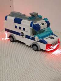 Ambulância tipo Playmobil com luzes