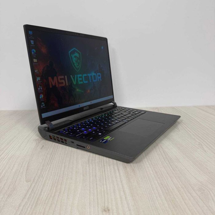 MSI Vector GP68HX 12VH  144Hz i9-12900HX 32GB SSD 1TB  RTX 4080