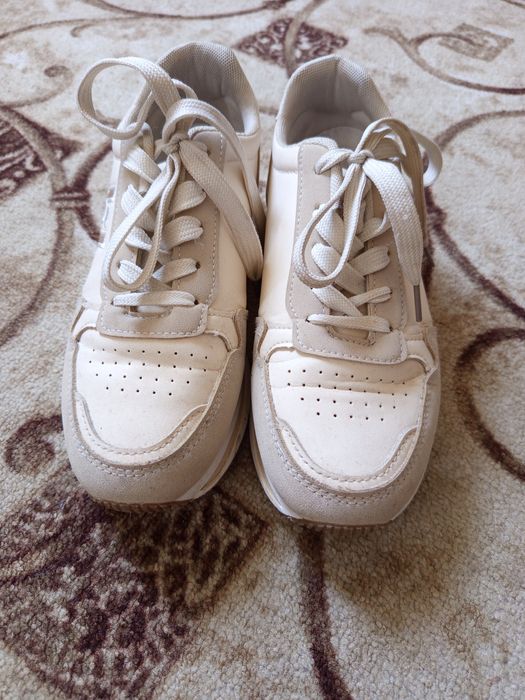 Гламурні кросівки р.38