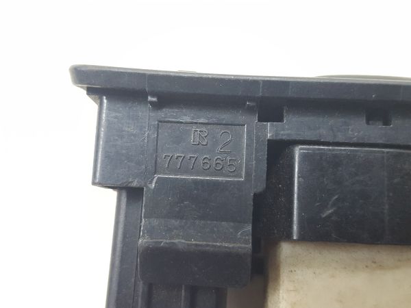 Comando / botão / interruptor multifunções TOYOTA Corolla Hatchback (_