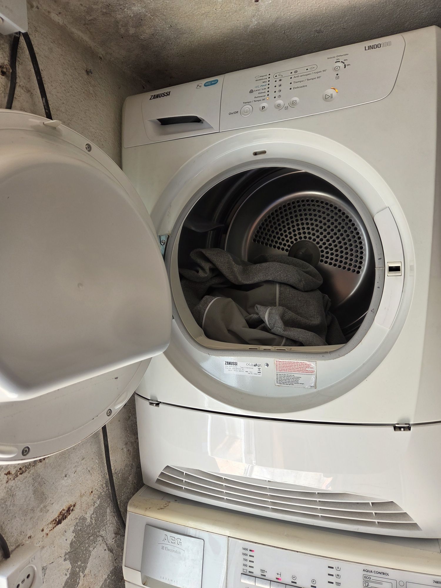 Maquina de secar Zanussi