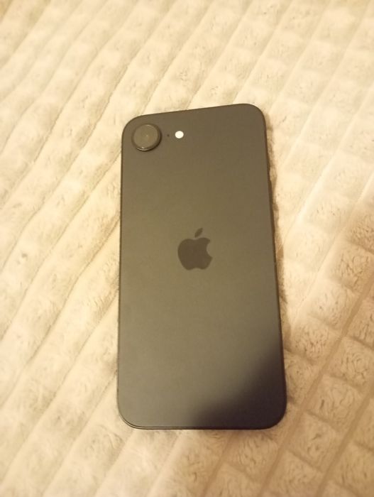 iPhone 16e sprzedam