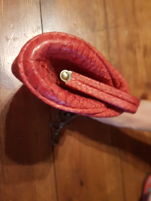 Женская сумки, клатчи Gucci и др.