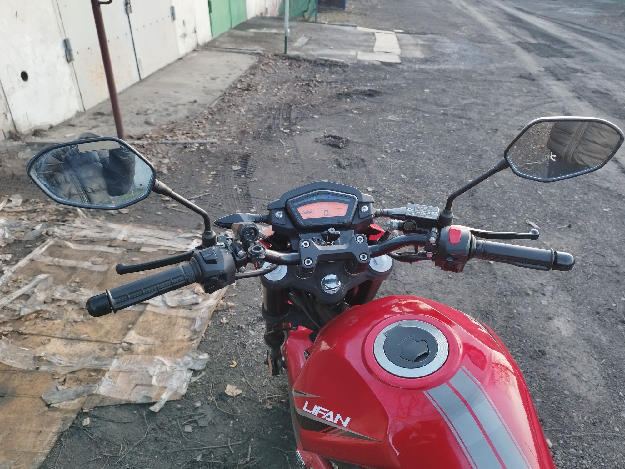 Мотоцикл Лифан SR200