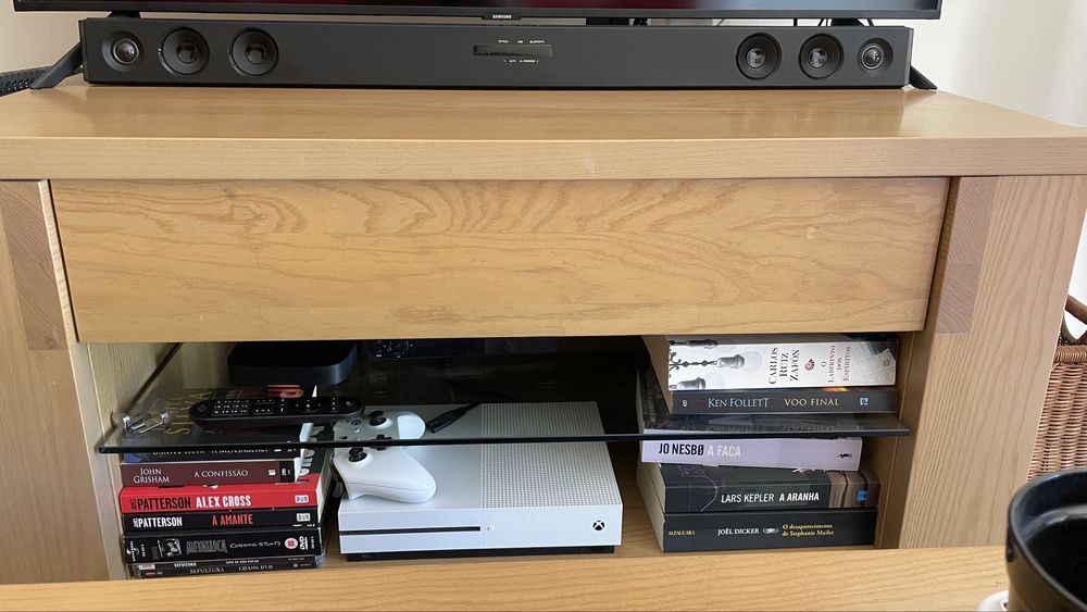 Movel tv e mesa de apoio
