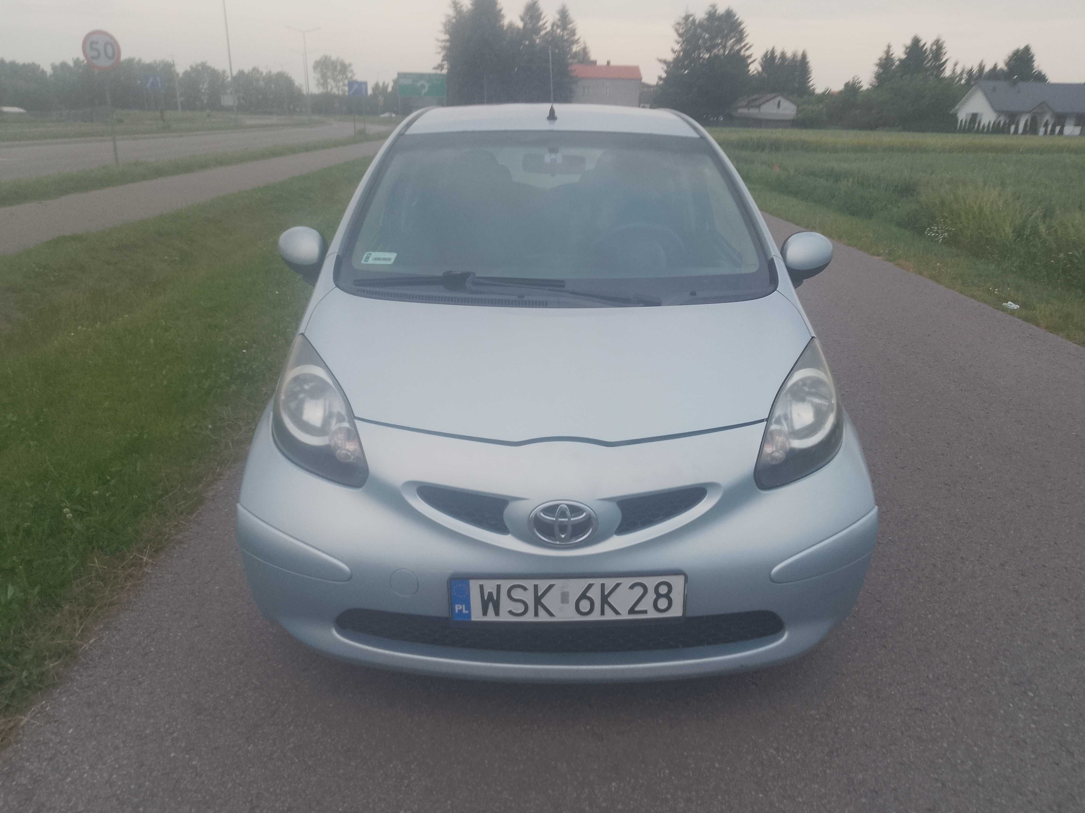 TOYOTA AYGO 5D  1.0 B 2006 r.  SUPER  STAN