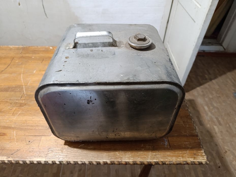 Продам пищевую канистру