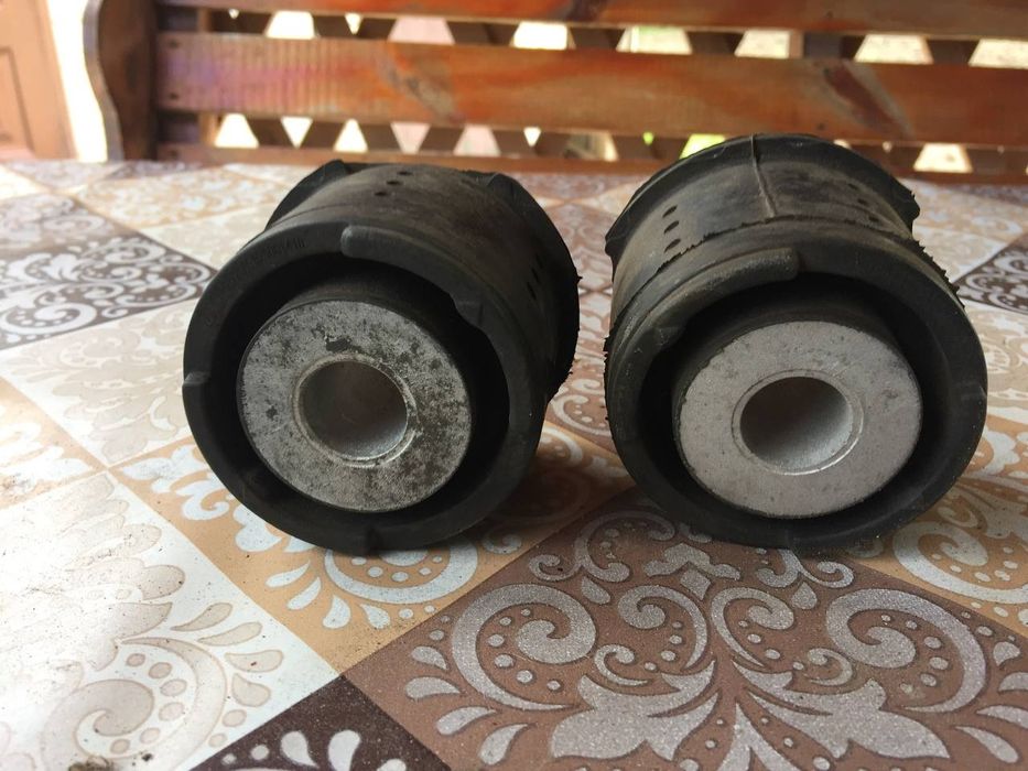 Сайлентблоки задні  на бмв е 46