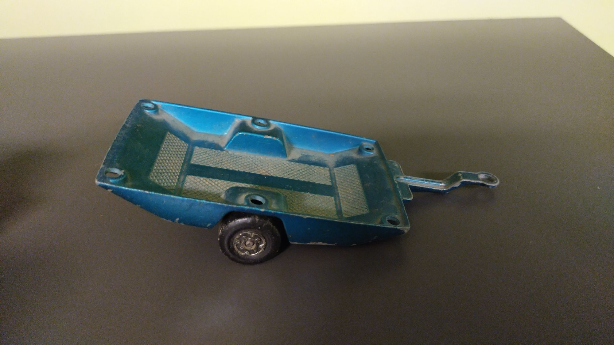 Zestaw przyczepa  ciężarówka matchbox jak siku