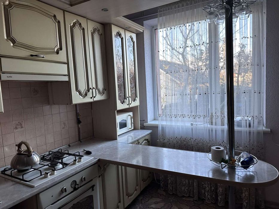 Продаю кухонний гарнітур