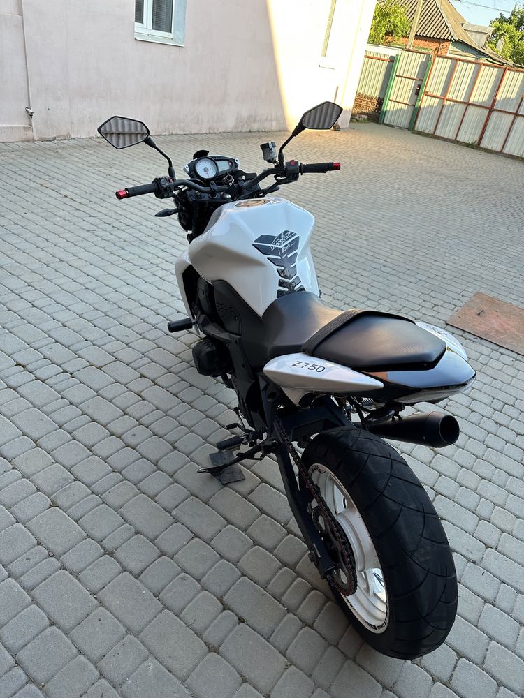 Kawasaki Z750 2012 г.в. Пересылаю почтой!