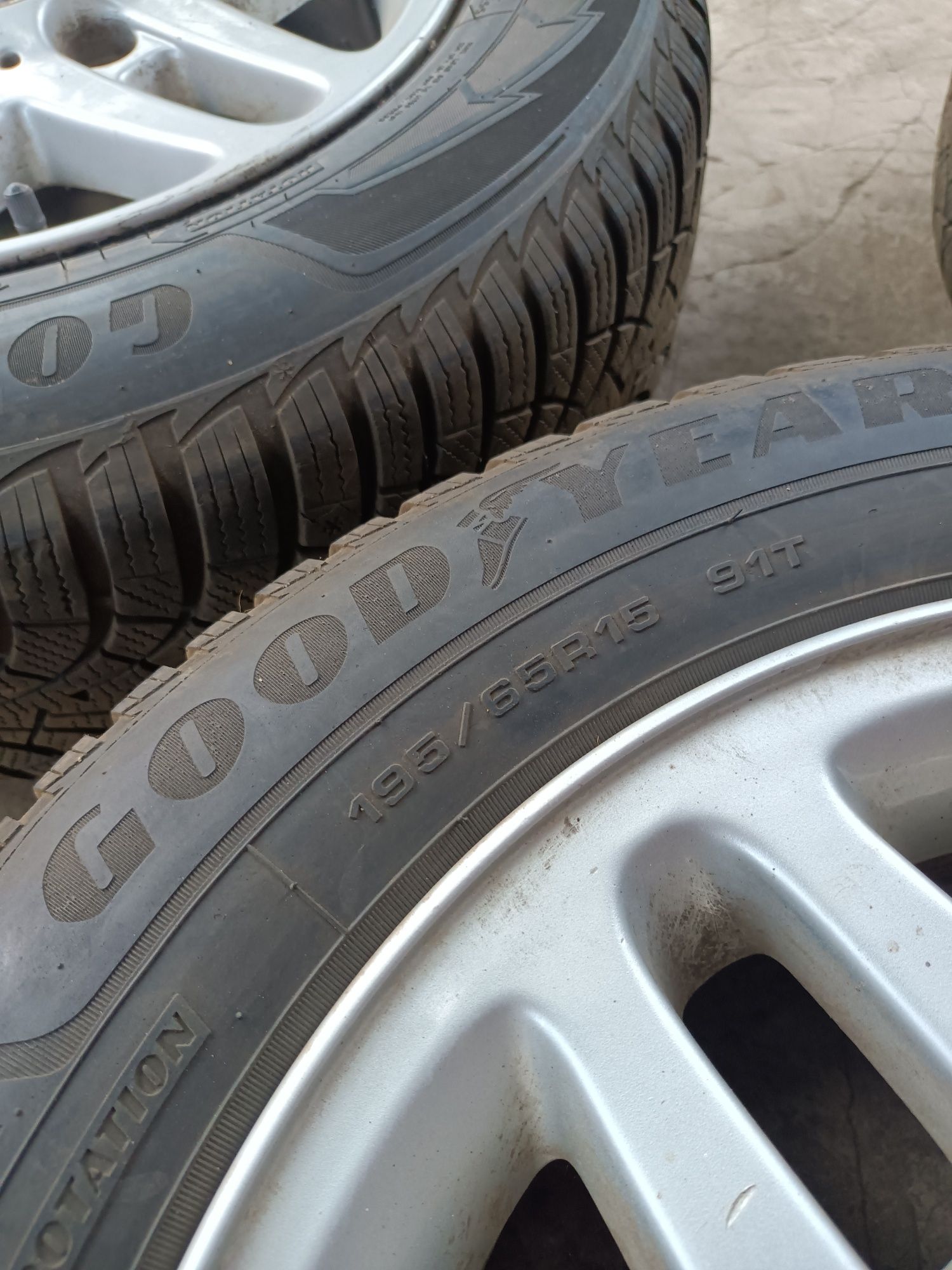 Колеса bmw 195х65х15 Goodyear Ultragrip