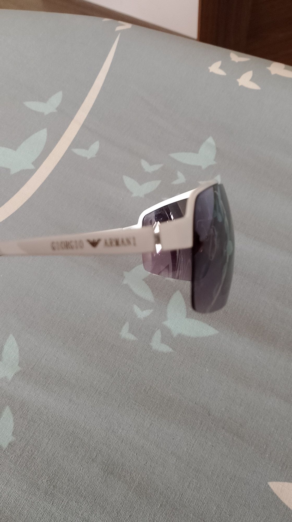 Okulary przeciwsłoneczne Giorgio Armani uszkodzone