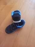 Sapatilhas adidas 25
