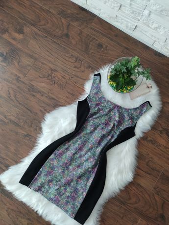 Sukienka w kwiaty Vintage
 Rozmiar L