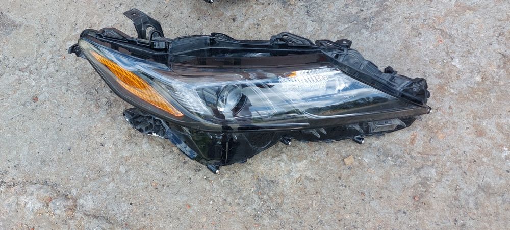 Фара Toyota Camry 70 usa правая Америка права оптика