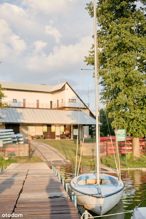 Przystań Żeglarska, hangary, baza noclegowa