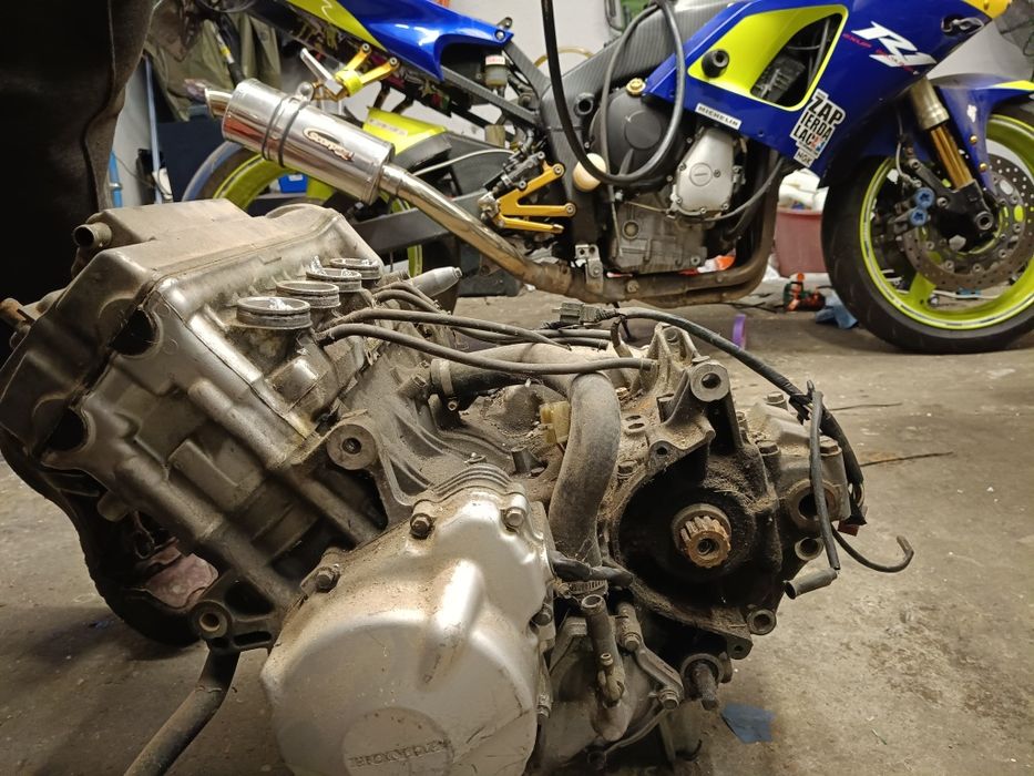 Silnik Honda CBR 600 gaźnik   czytaj opis