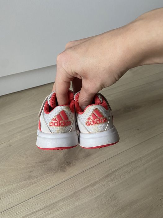 Кросівки/взуття для дівчинки Adidas