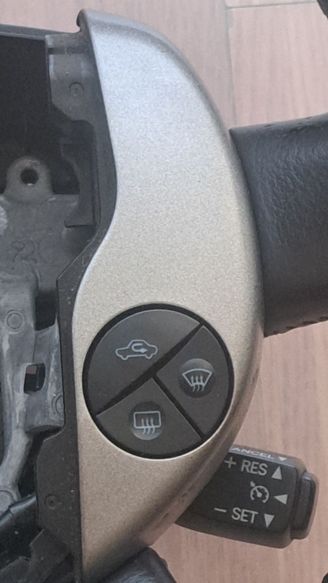 Kierownica Toyota Prius 2 xw20 II z przyciskami i tempomatem Wrocław