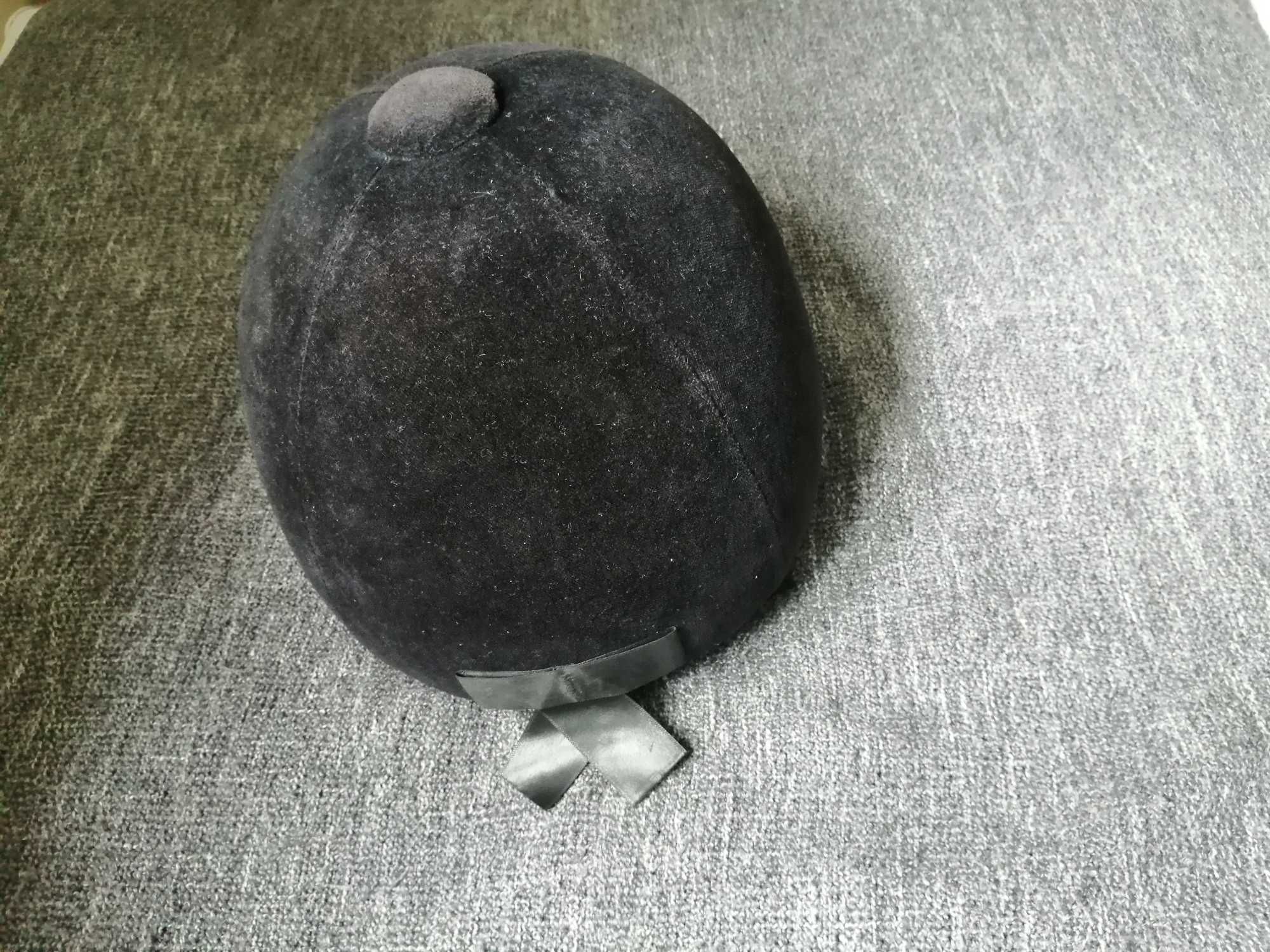 kask jeździecki dziecięcy marki fouganza