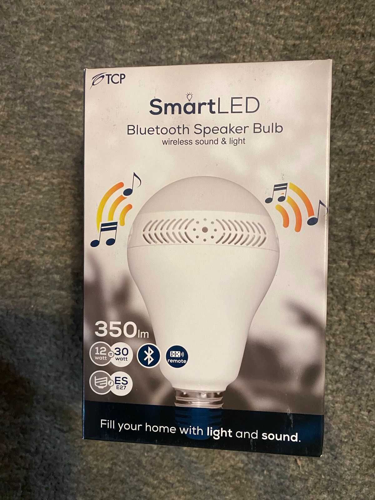 Светодиодная лампа с Bluetooth колонкой