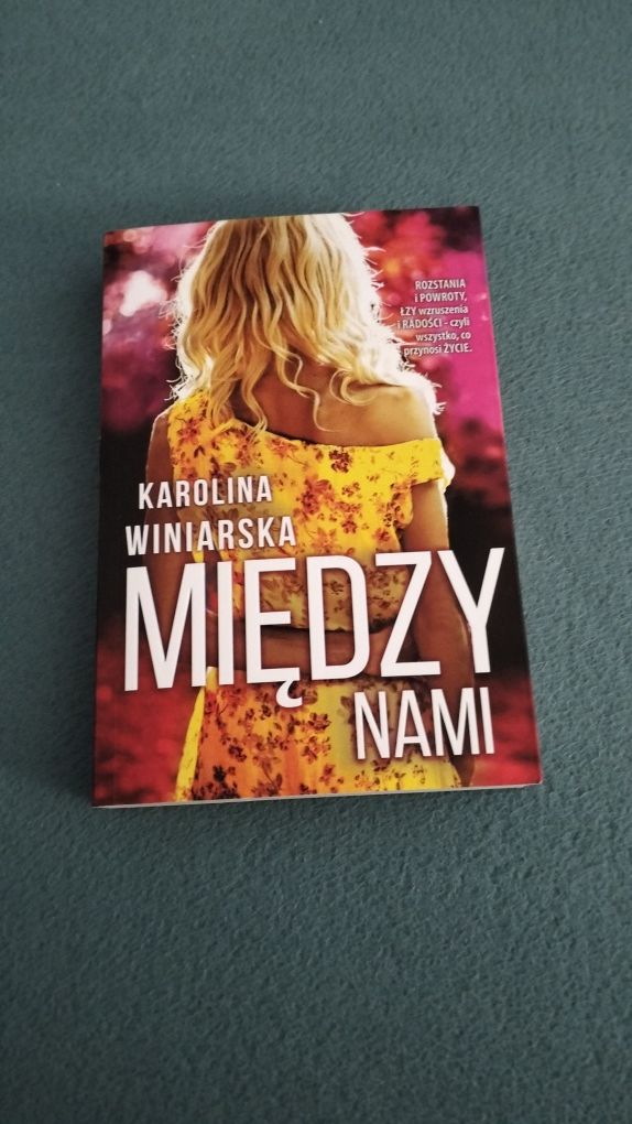 Karolina Winiarska Między nami