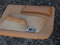 Boczek prawy przód mercedes W123 sedan kombi palomino