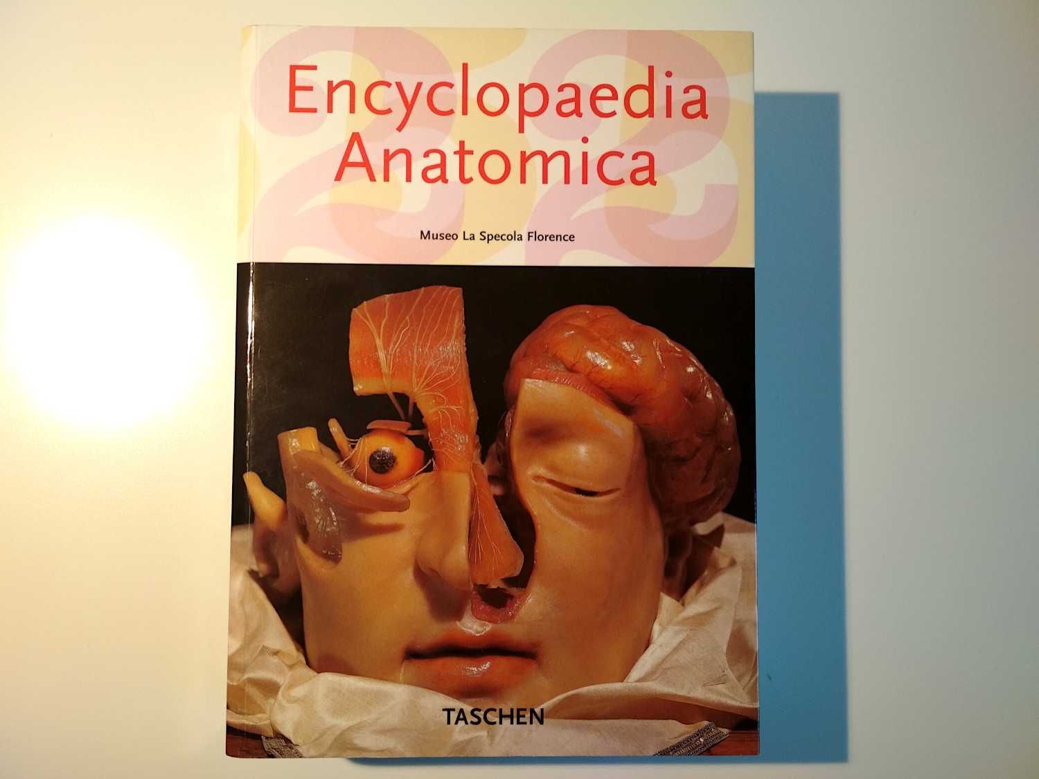 Taschen - Encyclopaedia Anatomica (porte incluído)
