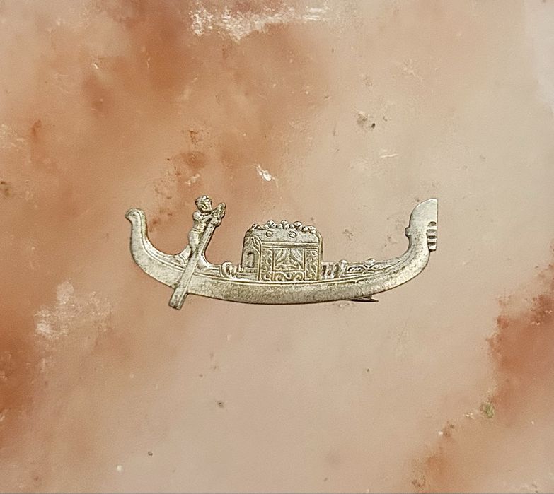 Stara srebrna broszka pr. 800