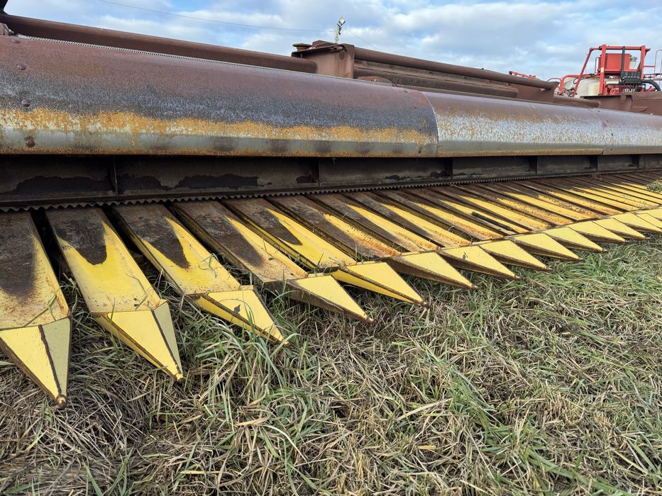 Жниварка соняшникова жатка для збирання соняшнику