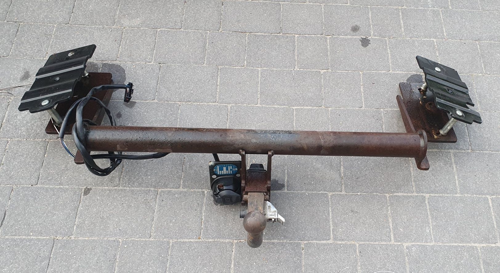 Fabryczny hak BRINK do Opla Vectra C Hathback odpinany zaczep