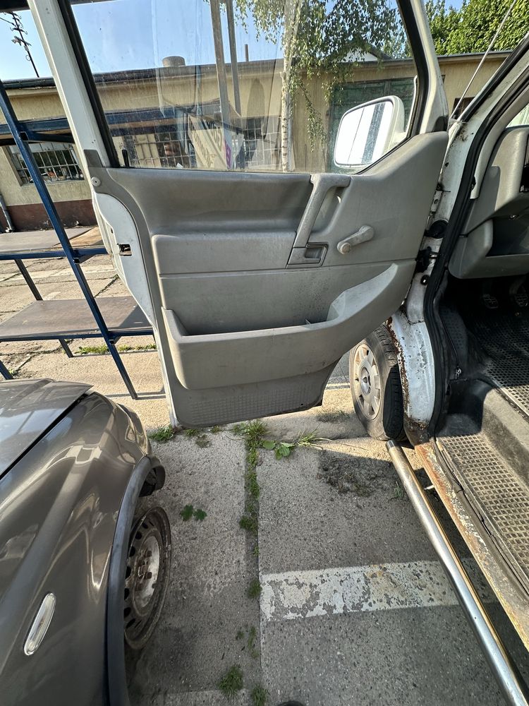 Boczek lewy Transporter T4 Tapicerka lewa przód