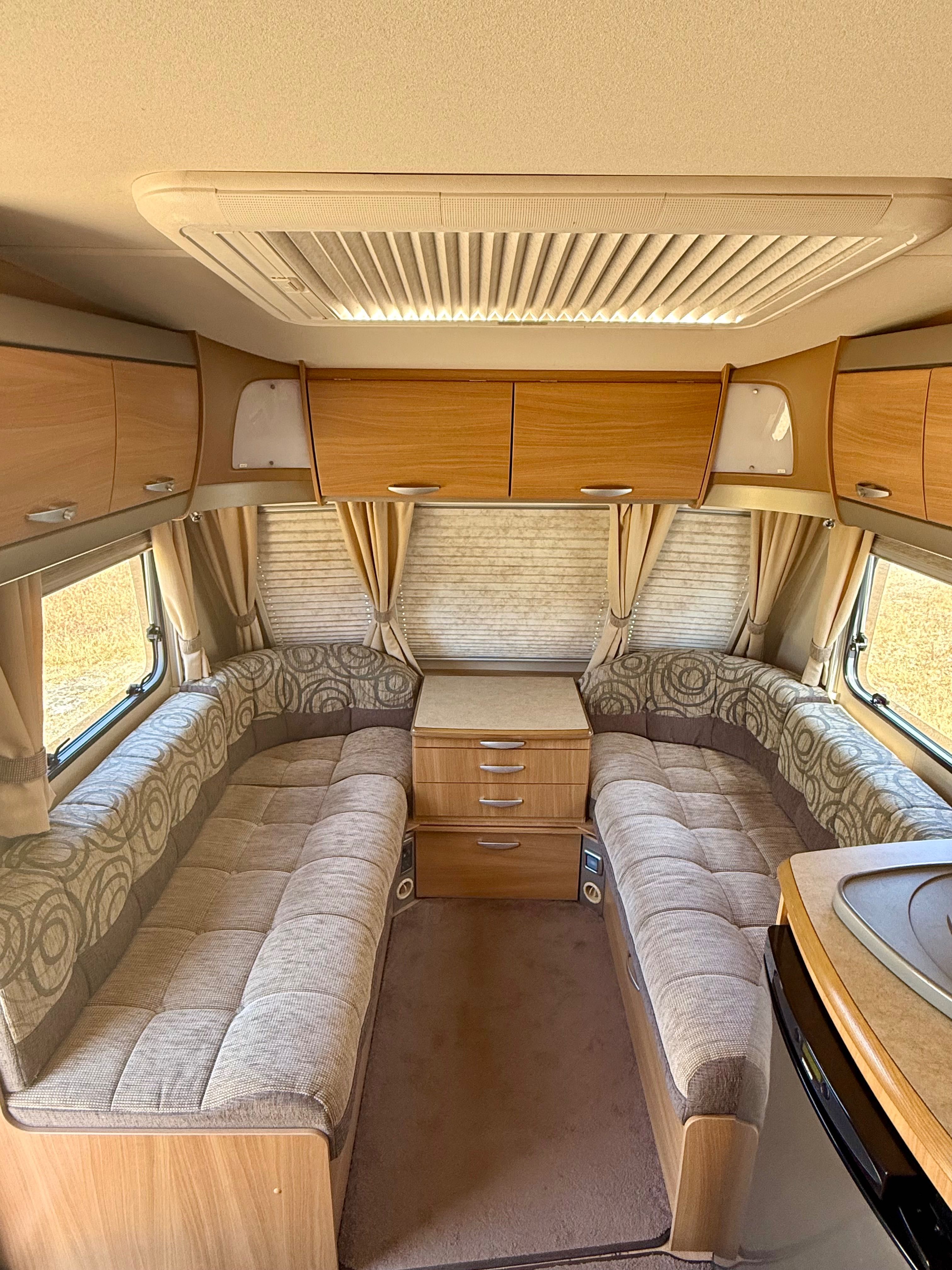 Caravana Swift Challenger 540 - Impecável.