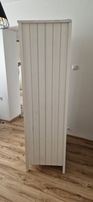 Szafa i komoda  drewniana do pokoju dzieciecego