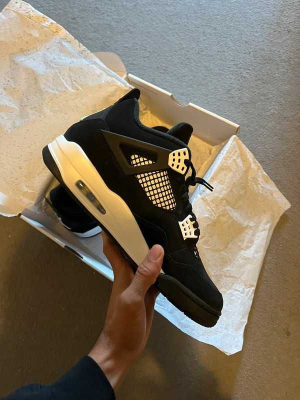 Jordan 4 Retro White Thunder R.38